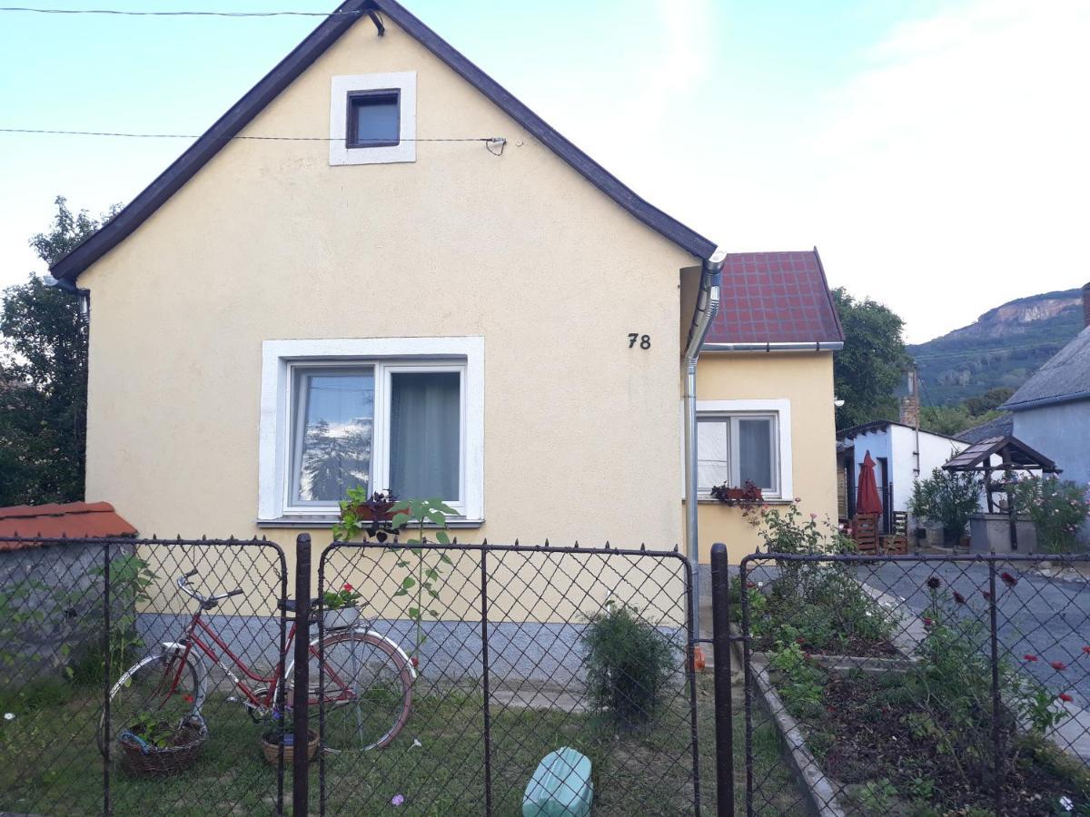 Kucko Apartman Badacsonytordemic Exterior photo